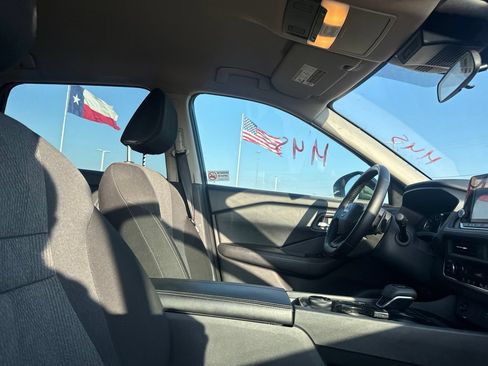 Certified 2025 Nissan Rogue SV AWD/4WD image 25