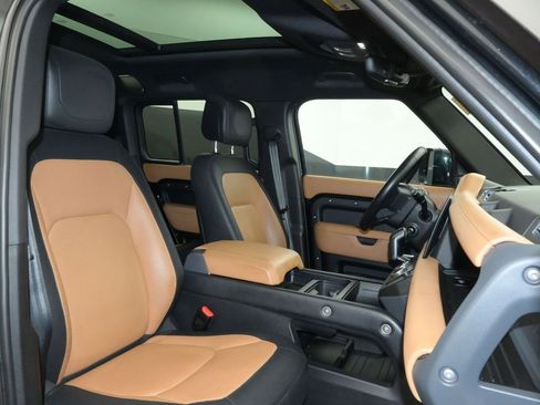 Used 2023 Land Rover Defender 110 X-Dynamic SE AWD/4WD image 17