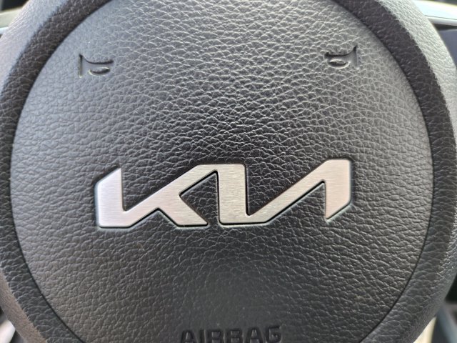 Used 2024 Kia Forte LXS w/ LXS Technology Package FWD image 31