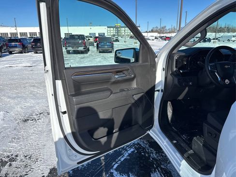 Used 2023 Chevrolet Silverado 1500 LT AWD/4WD image 17