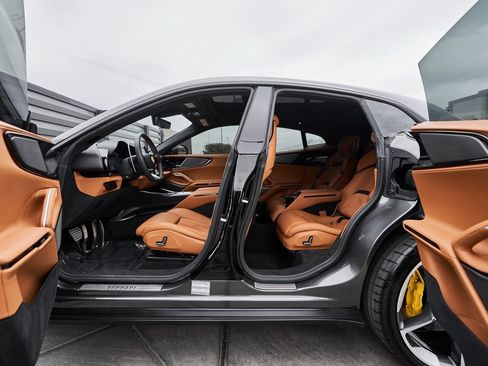 Used 2025 Ferrari Purosangue image 35