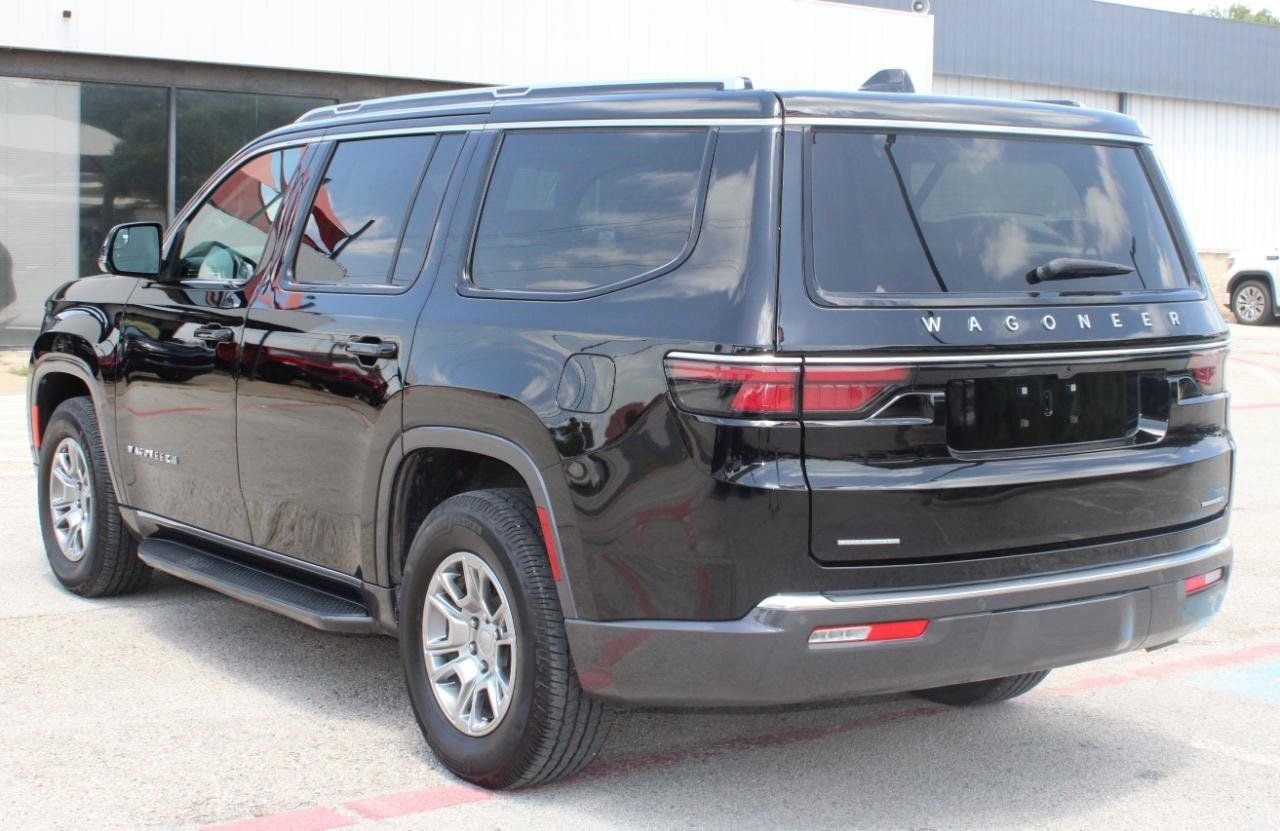 Used 2022 Jeep Wagoneer Series I AWD/4WD image 4