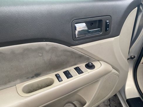 Used 2010 Ford Fusion SE image 17