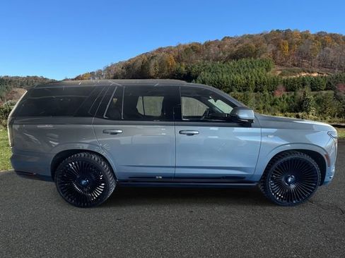 Used 2025 Cadillac Escalade Sport Platinum w/ LPO, Floor Liner Package image 8