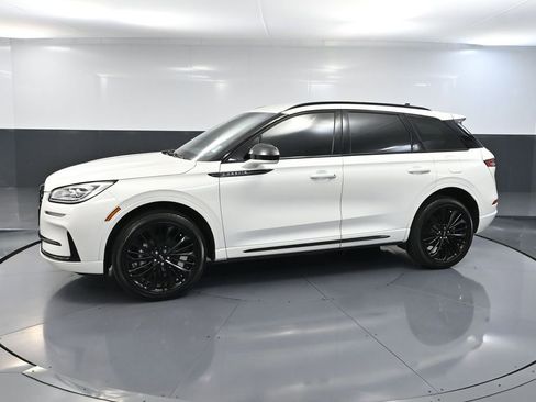 Used 2023 Lincoln Corsair Reserve w/ Jet Appearance Package AWD/4WD image 10
