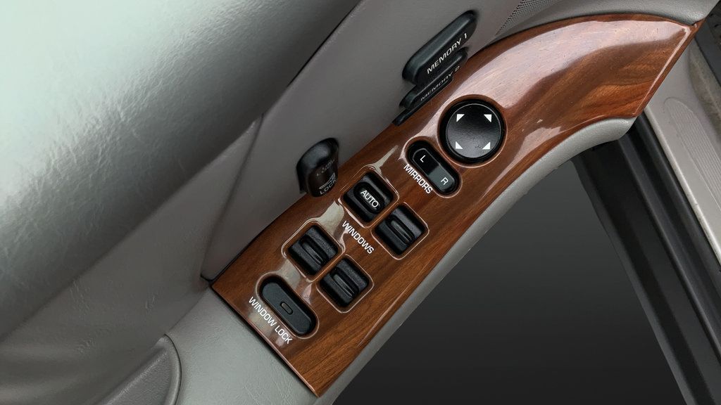 Used 2002 Buick Park Avenue w/ Prestige Pkg FWD image 29