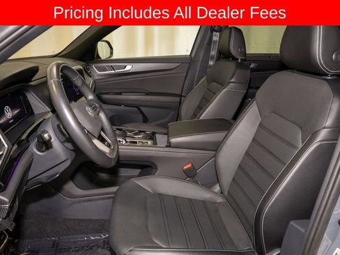 Used 2025 Volkswagen Atlas Cross Sport SEL R-Line AWD/4WD image 13