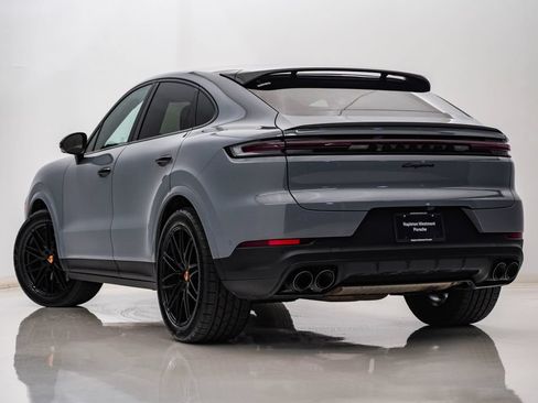 Certified 2026 Porsche Cayenne Coupe AWD/4WD image 3