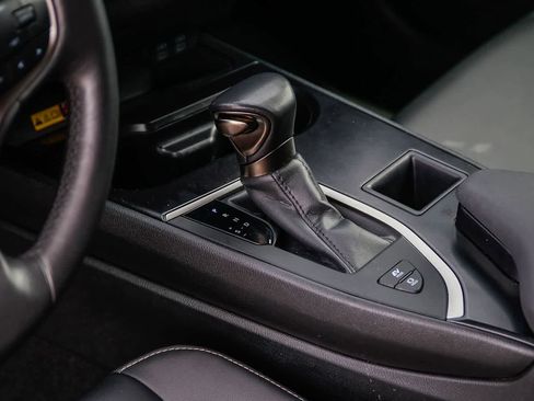 Used 2024 Lexus UX 250h FWD image 20