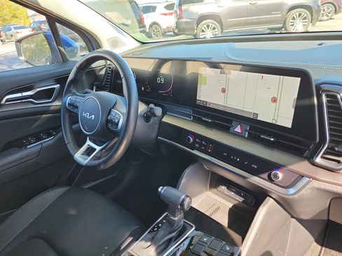 Certified 2023 Kia Sportage EX image 8