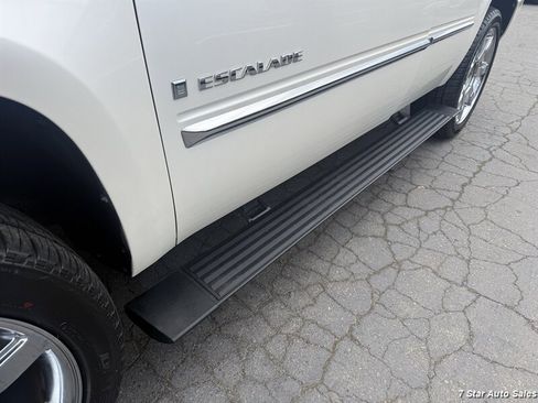 Used 2008 Cadillac Escalade AWD image 15