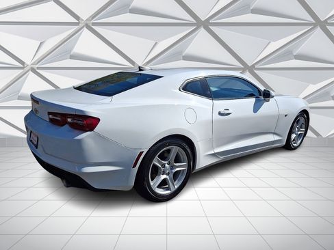 Used 2020 Chevrolet Camaro LT RWD image 11