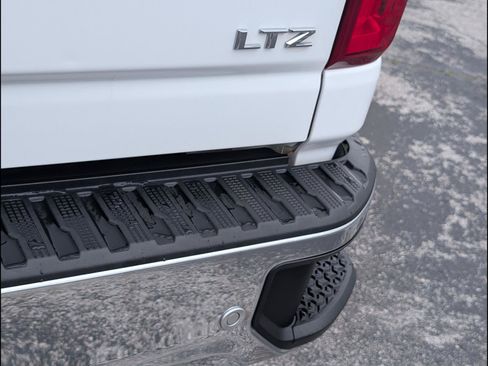 Used 2024 Chevrolet Silverado 2500 LTZ w/ LTZ Convenience Package AWD/4WD image 22