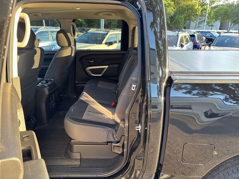 Used 2024 Nissan Titan SV w/ SV Convenience Package AWD/4WD image 3