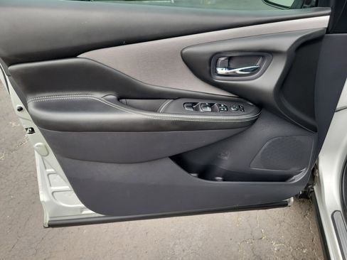 Used 2022 Nissan Murano SV FWD image 18