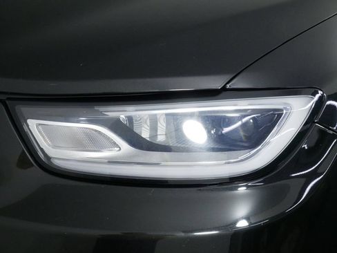 Used 2023 Chrysler Pacifica Touring-L FWD image 14