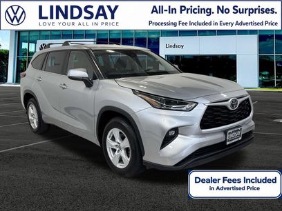Used 2023 Toyota Highlander LE