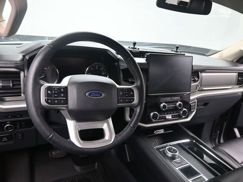 Certified 2023 Ford Expedition XLT image 12