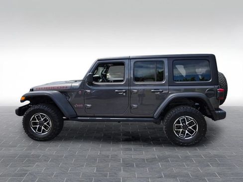 Used 2025 Jeep Wrangler Unlimited Rubicon AWD/4WD image 4