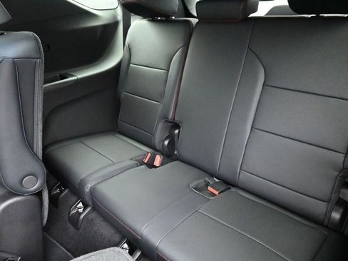 New 2026 Chevrolet Traverse RS image 18