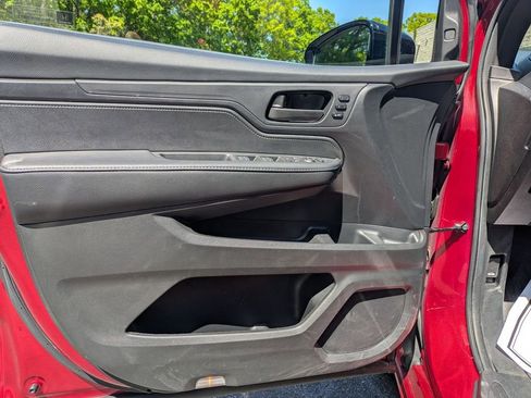 Used 2025 Honda Odyssey Sport-L image 11