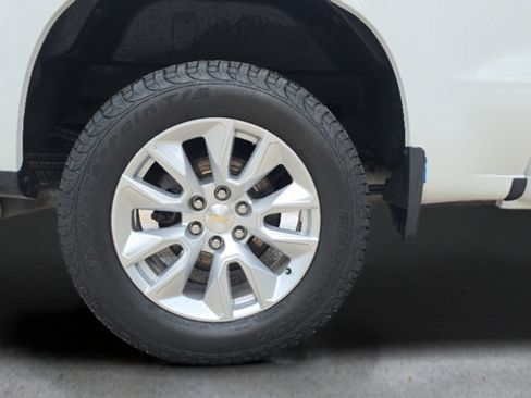 Used 2022 Chevrolet Silverado 1500 Custom w/ Safety Confidence Package AWD/4WD image 38