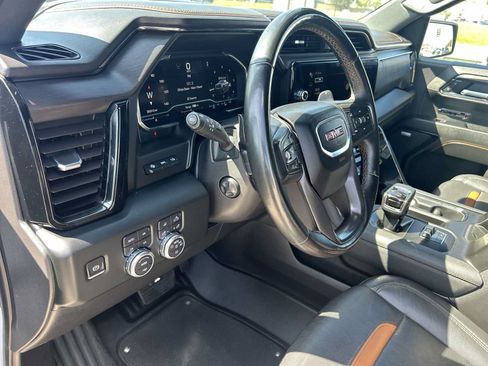 Used 2024 GMC Sierra 1500 AT4 w/ Technology Package AWD/4WD image 11