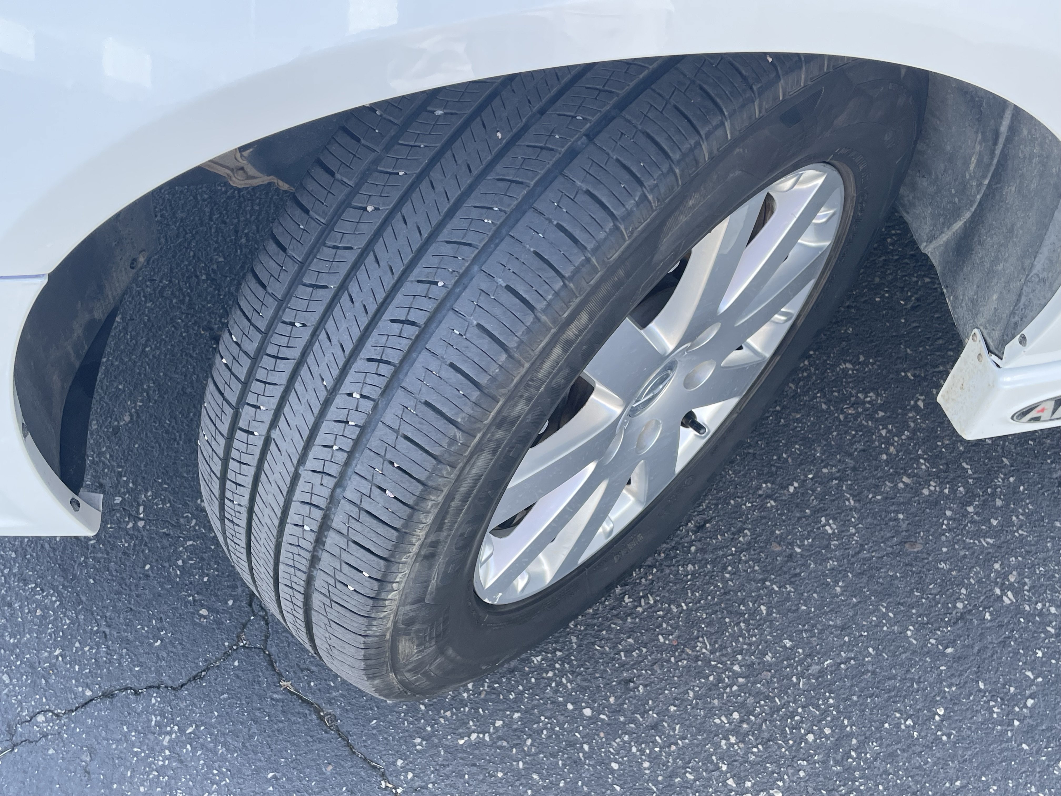 Used 2016 Chrysler Town & Country Touring FWD image 10