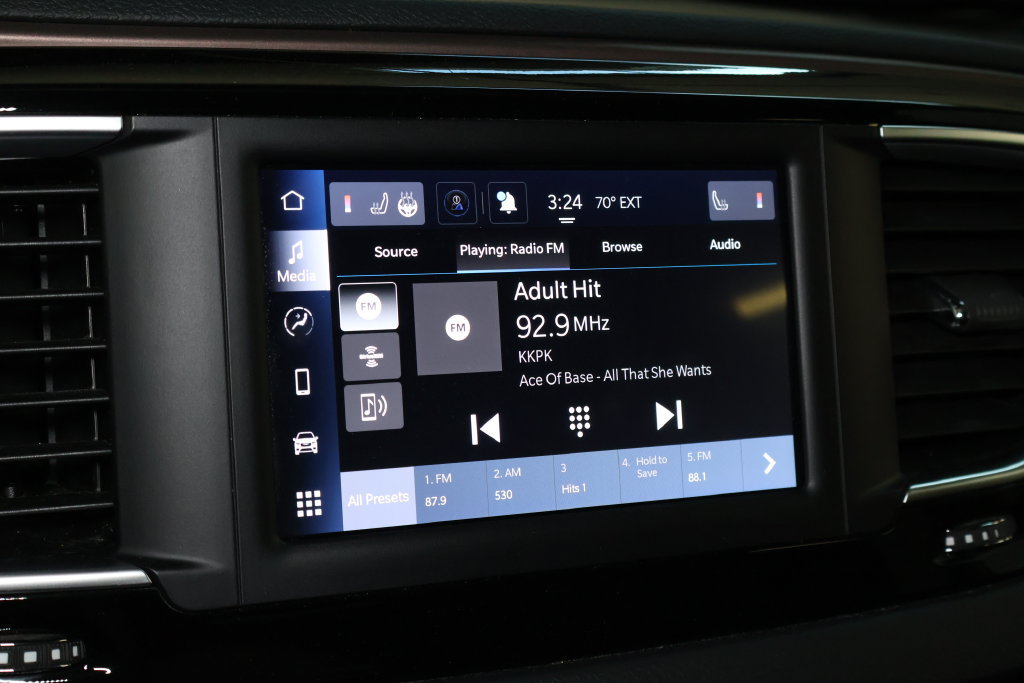 Used 2023 Chrysler Voyager LX FWD image 29