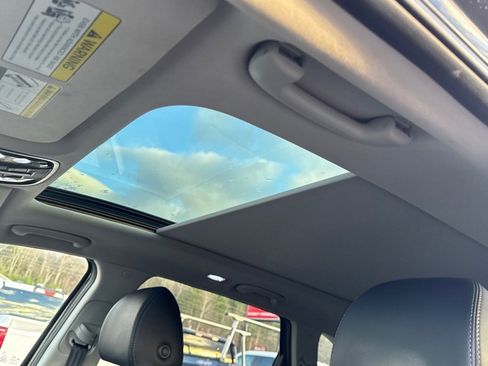 Used 2020 Kia Sorento SX image 13