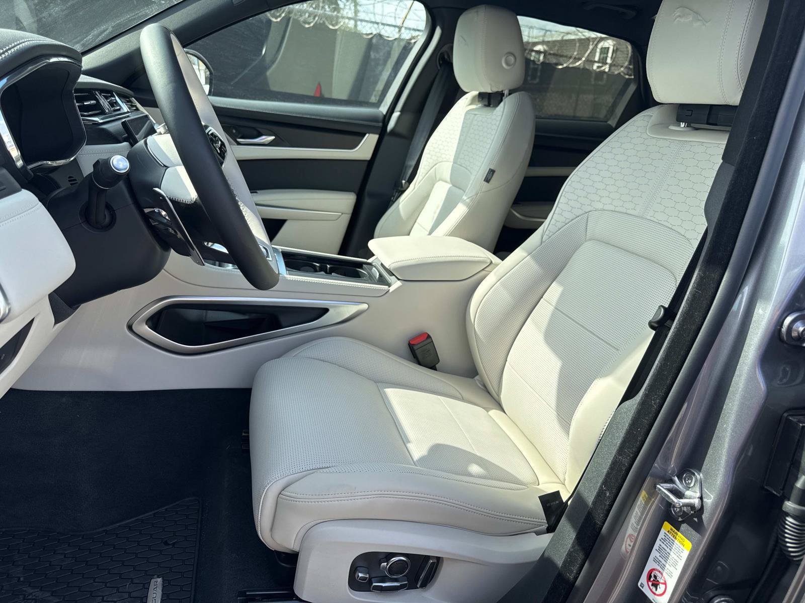 New 2025 Jaguar F-PACE R-Dynamic S AWD/4WD image 11