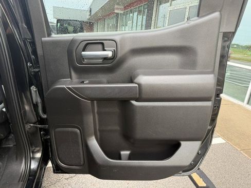 Used 2021 GMC Sierra 1500 4x4 Crew Cab w/ Sierra Value Package image 21