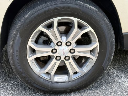 Used 2014 GMC Acadia SLT AWD/4WD image 9