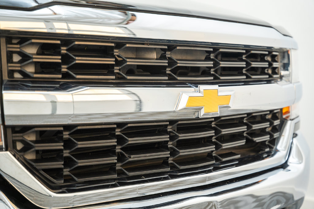 Used 2017 Chevrolet Silverado 1500 LT w/ All Star Edition AWD/4WD image 12
