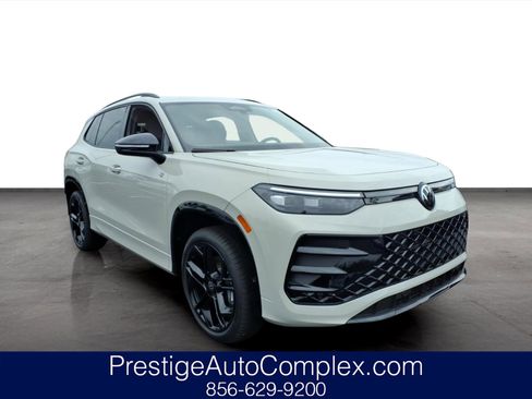 New 2026 Volkswagen Tiguan SE R-Line image 1