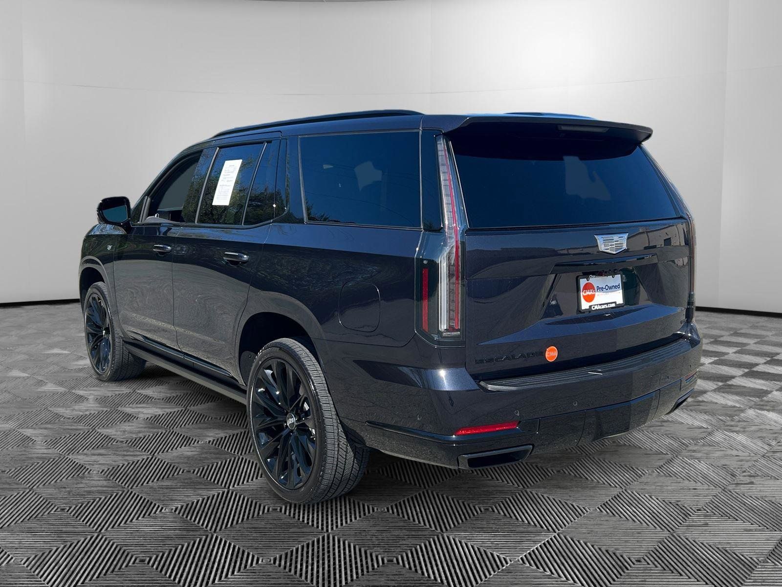 Certified 2025 Cadillac Escalade Sport Platinum w/ LPO, ONYX Package AWD/4WD image 3