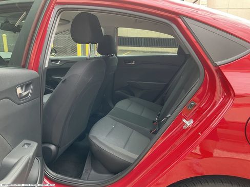 Used 2022 Hyundai Accent SE w/ Cargo Package FWD image 11