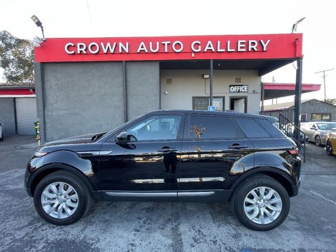 Used 2018 Land Rover Range Rover Evoque SE image 6