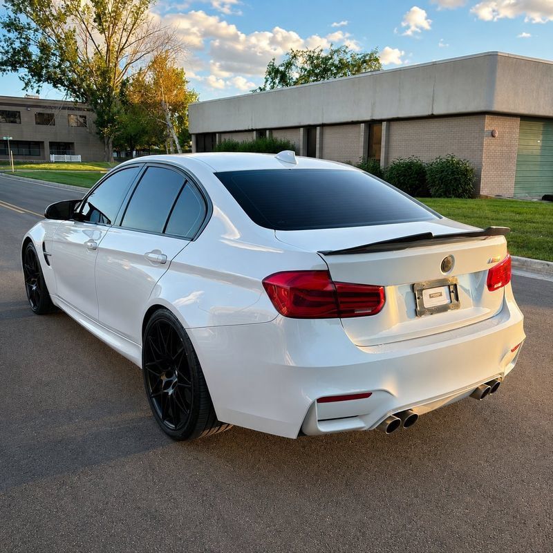 Used 2017 BMW M3 RWD image 3