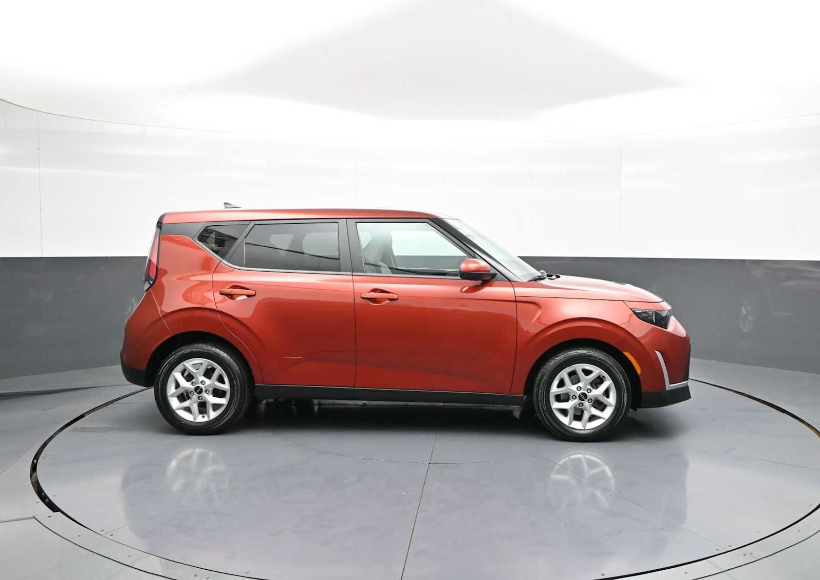 Certified 2023 Kia Soul LX w/ Option Group 015 FWD image 5