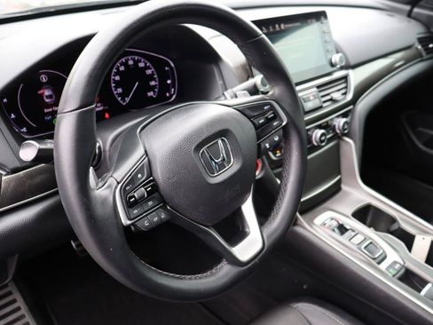 Used 2019 Honda Accord Sport image 11