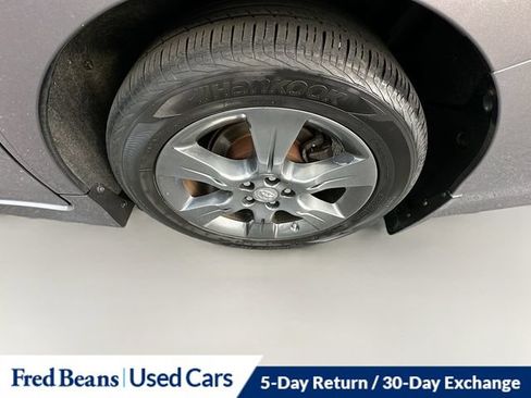 Used 2016 Toyota Sienna SE Premium w/ Four Season Floor Mat Package FWD image 44