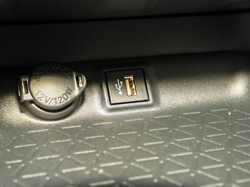 Used 2025 Toyota RAV4 LE image 13