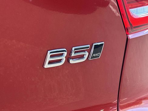 Certified 2024 Volvo XC40 B5 Plus w/ Climate Package image 28