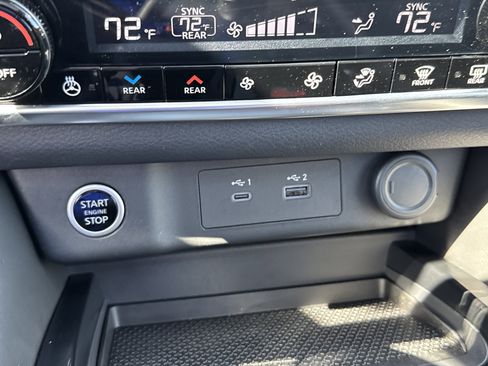 Used 2021 Nissan Rogue SL image 30