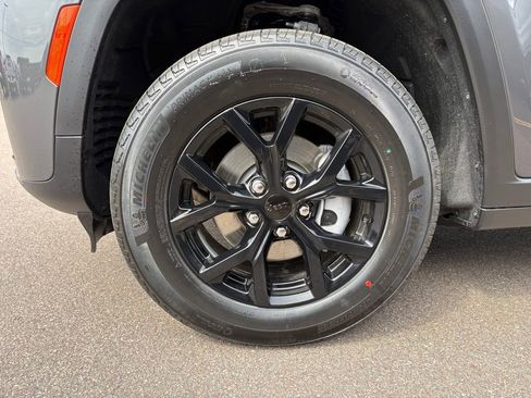 New 2026 Jeep Grand Cherokee Altitude AWD/4WD image 8