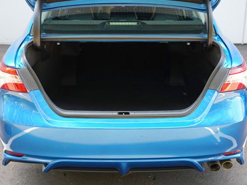 Used 2020 Toyota Camry SE FWD image 9