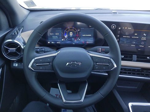 New 2026 Chevrolet Equinox ACTIV w/ Convenience Package III image 17