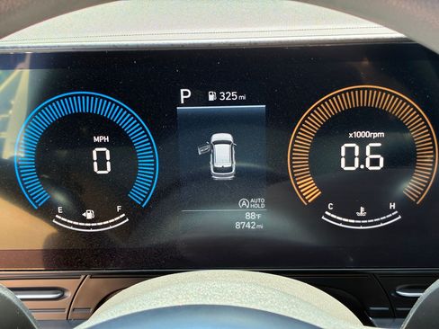 Certified 2025 Hyundai Kona SE AWD/4WD image 22