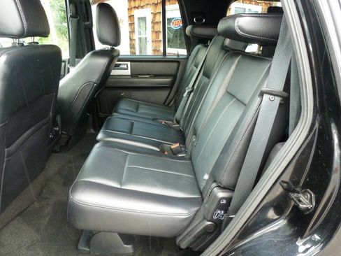 Used 2017 Ford Expedition Limited w/ Equipment Group 301A AWD/4WD image 31